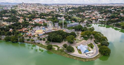 Apto com suite e 2 vagas de garagem pertinho do mineirao