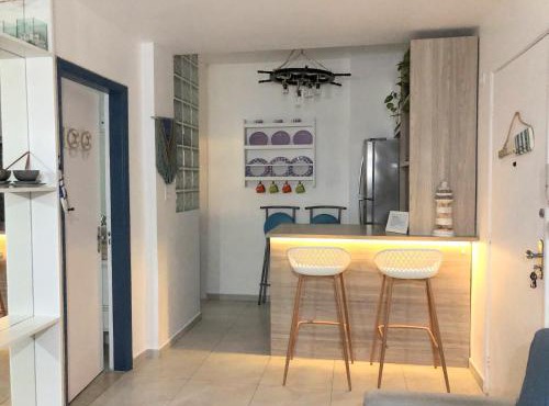 Apto em Santos com AR e Wi-Fi na rua da praia