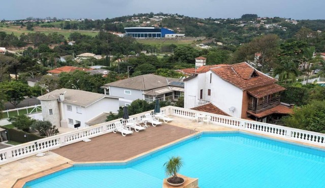 Apto em Serra Negra com Piscina e Churrasqueira