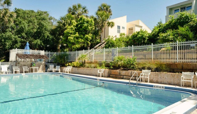 Aqua Oasis - Your beach + pool retreat!