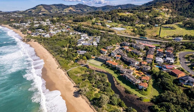 Aqualuna Beach Resort