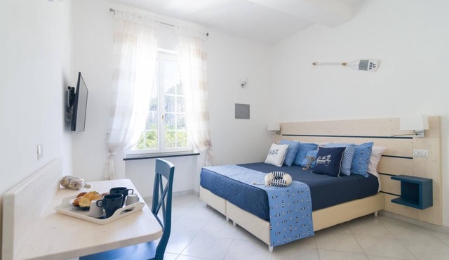 Aquamarine Relaxing Capri Suites Suite Azzurra