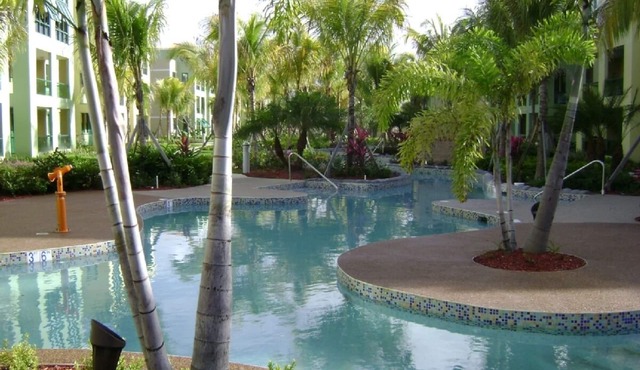 *Aquatika Resort! Beautifull Beach Penthouse! 5 Pools & 3 Jacuzzis*