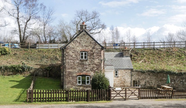 Aqueduct Cottage
