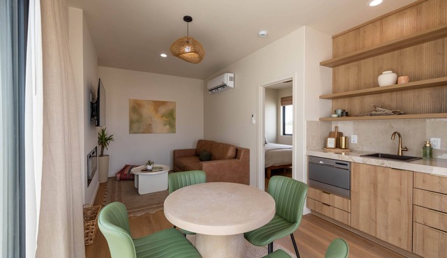 Ara 02: A one bedroom suite and rooftop viewing deck, Ara #2