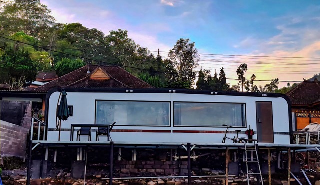 ARA Caravan Villa with Danau Buyan View
