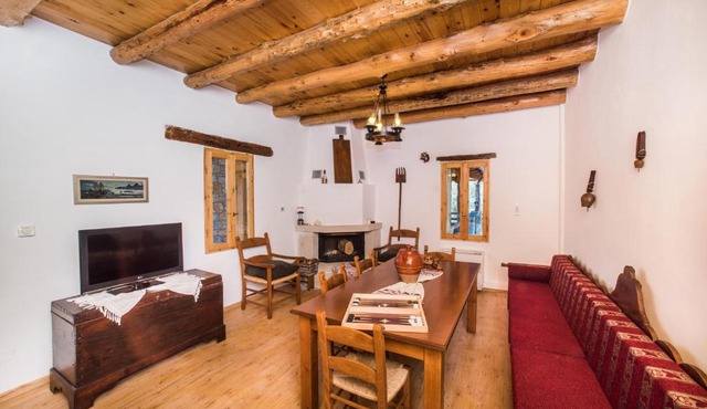 ARADENA TRADITIONAL House 1