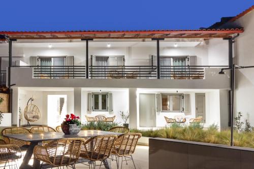 Araliki Suites
