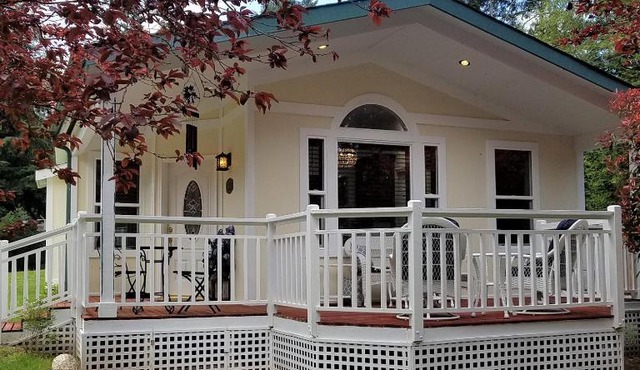 Arbor Rouge Cottage