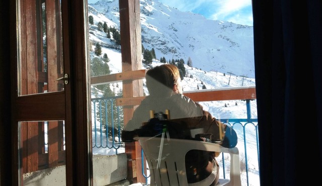 Arc 2000, studio direct access to tracks, South balcony