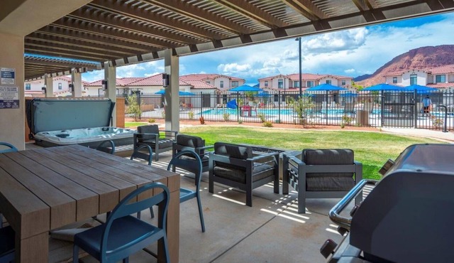 Arcadia 75 | Private Hot Tub * Shuffleboard * Arcade * Patio