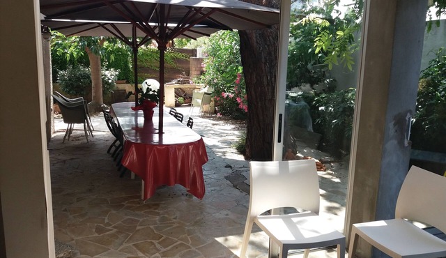 Architect-designed house for rent in Canet-en-Roussillon, 10-minute walk from the beach