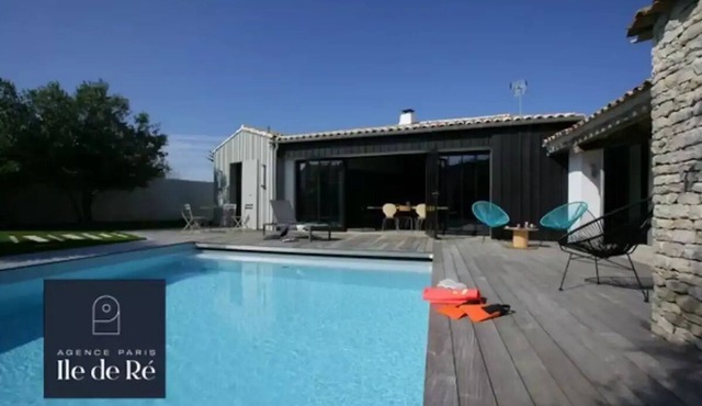 ARCHITECT-DESIGNED VILLA COMBINING CHARM AND MODERNITY