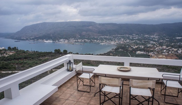 Architect designed Cretan Sea Vista