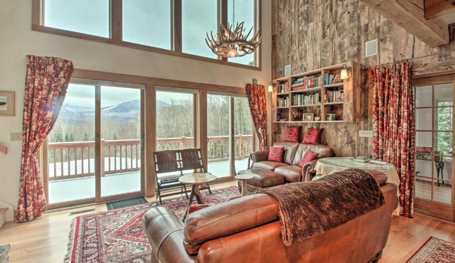 Architect-Designed Franconia Home: Hot Tub & Views