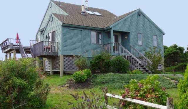 Architect Designed home/Private sub-Division/Private Cape Bay Beach Access