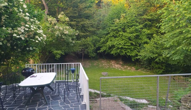 Architect-designed house with large garden in ORSAY