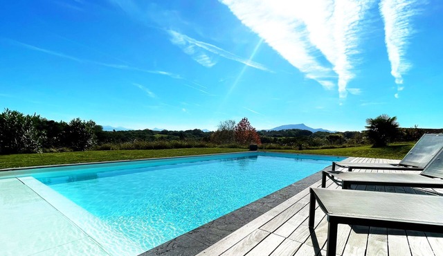 Architect-designed villa with exceptional mountain view near Biarritz Saint-jean-de-luz