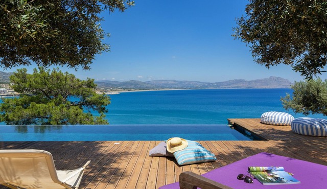 Architect desinged Villa on a hill with spectacular views over Vlycha Bay