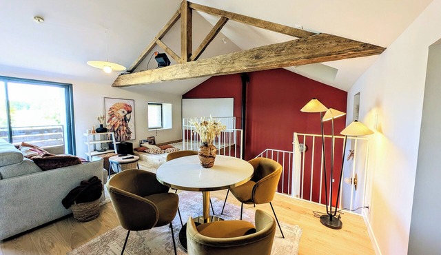 Architect loft with private Jacuzzi - Home cinema - large hammock