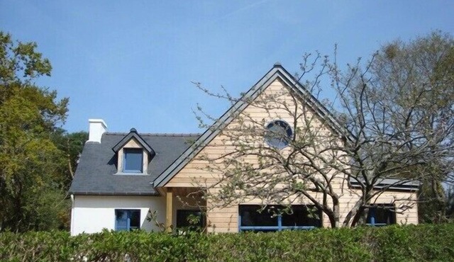 Architect's villa near Ile Tudy