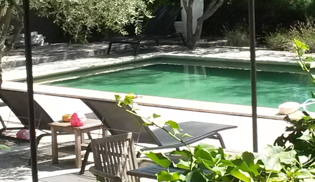 ARCHITECT VILLA VERY CLOSE TO AVIGNON AND ITS FESTIVAL