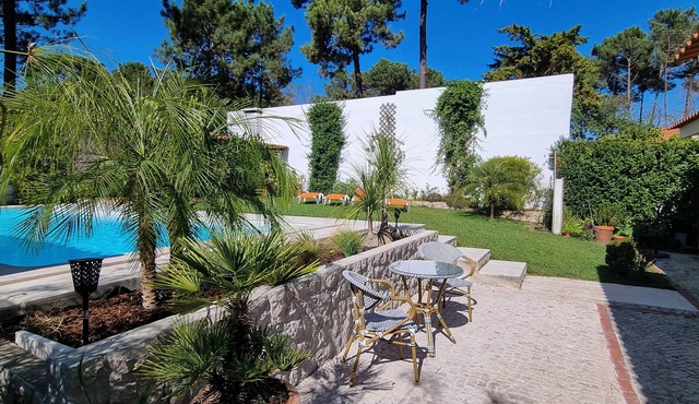 Architect Villa with private pool, 3 minutes to the beach and 20 min to Lisbon