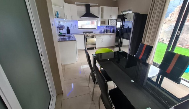 ARCHITECTS VIEW - EXECUTIVE SUITE
