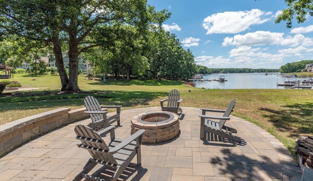 Architectural Gem w/Dock & Dock Slip
