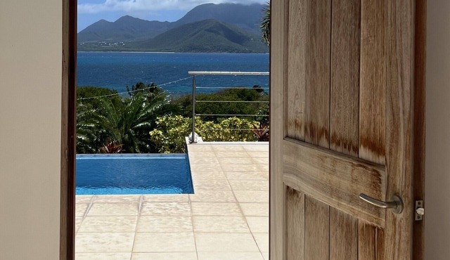 Architecturally Designed Villa in Paradise, Quiet Beach & Blue Water Views