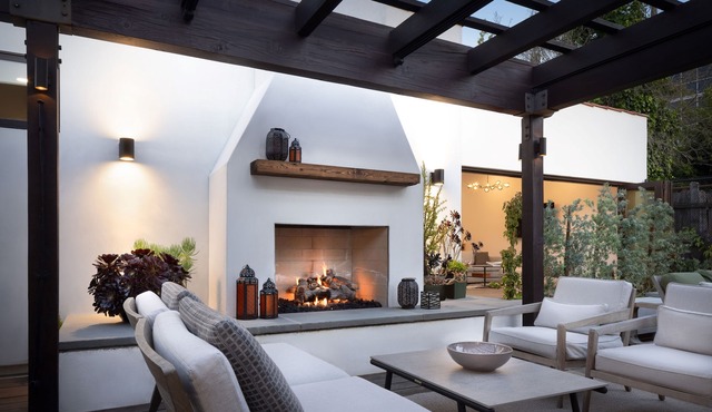 Architecturally Designed Guest House (30 Day min)