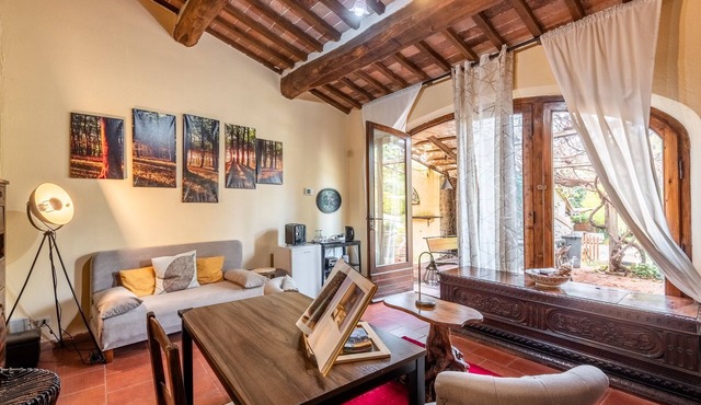 'Arco - Antiche Dimore' with Shared Pool, Wi-Fi and Air Conditioning