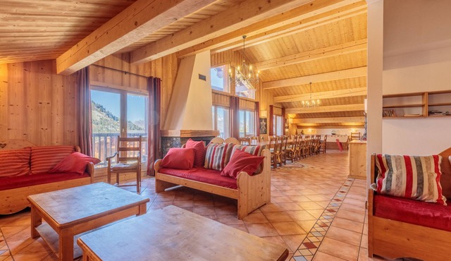 Arcs 2000: 32 people, entire chalet with Mont Blanc view and close to the slopes