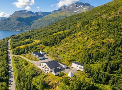 Arctic Panorama Lodge