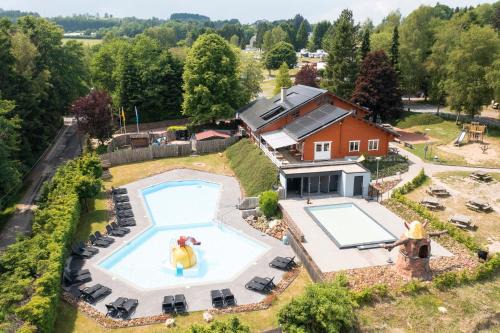 Arden Parks Petite Suisse