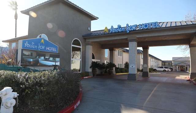 Arden Star Hotel