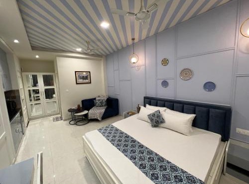 Ardra Studio Apartment Compact Stay with Workspace MI Road Jaipur