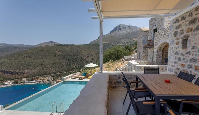 ARIS-APEA Villas