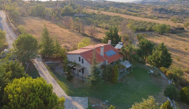Armonia- Rustic private villa with panoramic views