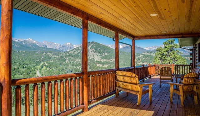 Armstrong Luxury Log Vacation At Windcliff 4 Bedroom Home by RedAwning