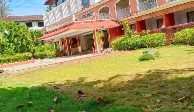 Arnala Beach Resort