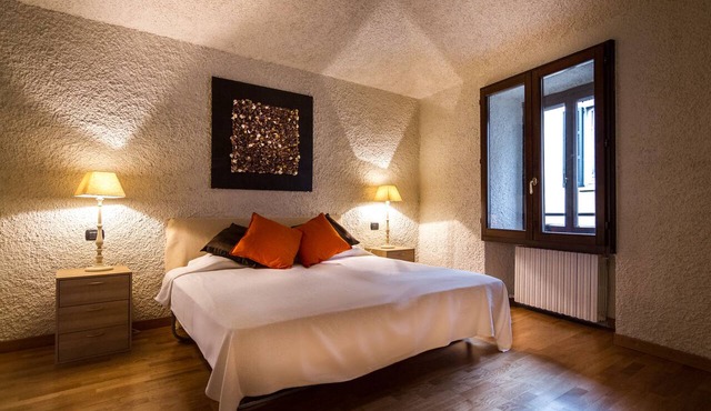 Art Apartment with turkish bath and terrace with lake view