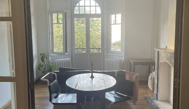 Art Deco apartment next to parc forest