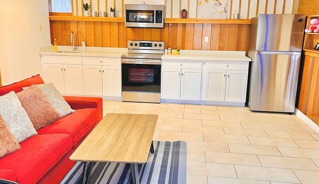 ART House Burnaby Two Bedrooms Suite