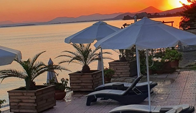 Artemis Hotel