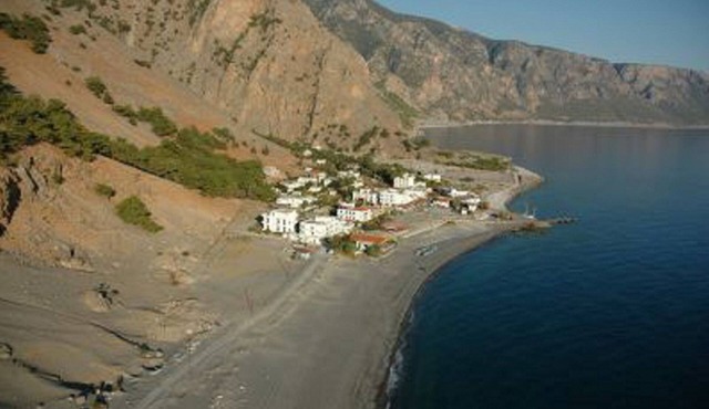 Artemis Studios, Agia Roumeli. Large, quiet & clean, close by to the sea.