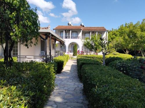 ARTEMIS Studios & Apartments Sidari