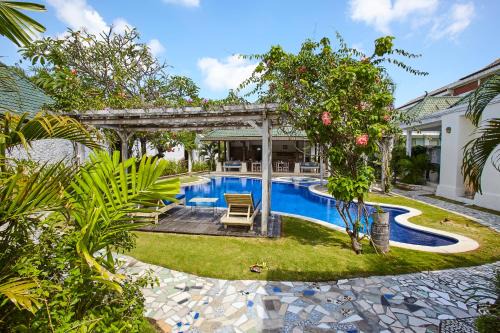 Artemis Villa Hotel