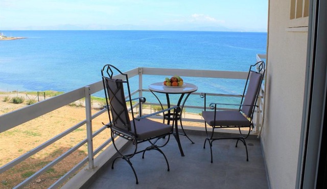 ARTEMISIA beach apartment.