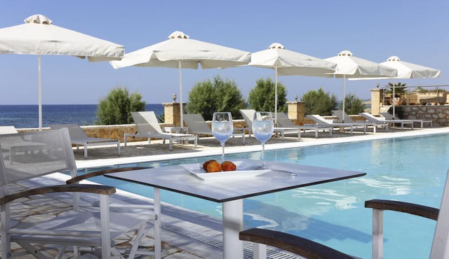 Artina Hotel
